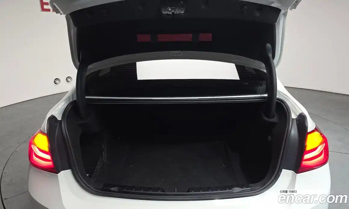 BMW 3-Series 2017 2.0 Автомат в Москве № 426616, фото 19