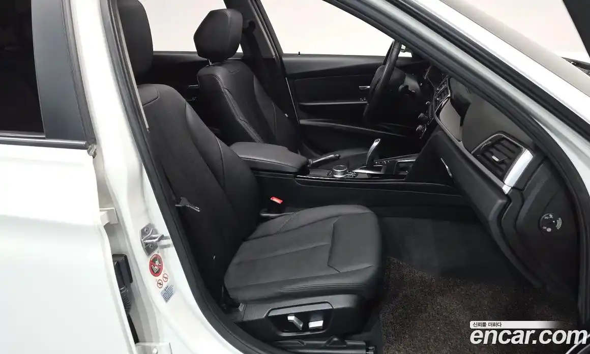 BMW 3-Series 2017 2.0 Автомат в Москве № 426616, фото 9