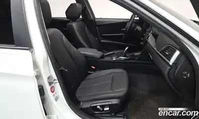 BMW 3-Series 2017 2.0 Автомат в Москве № 426616, миниатюра 9