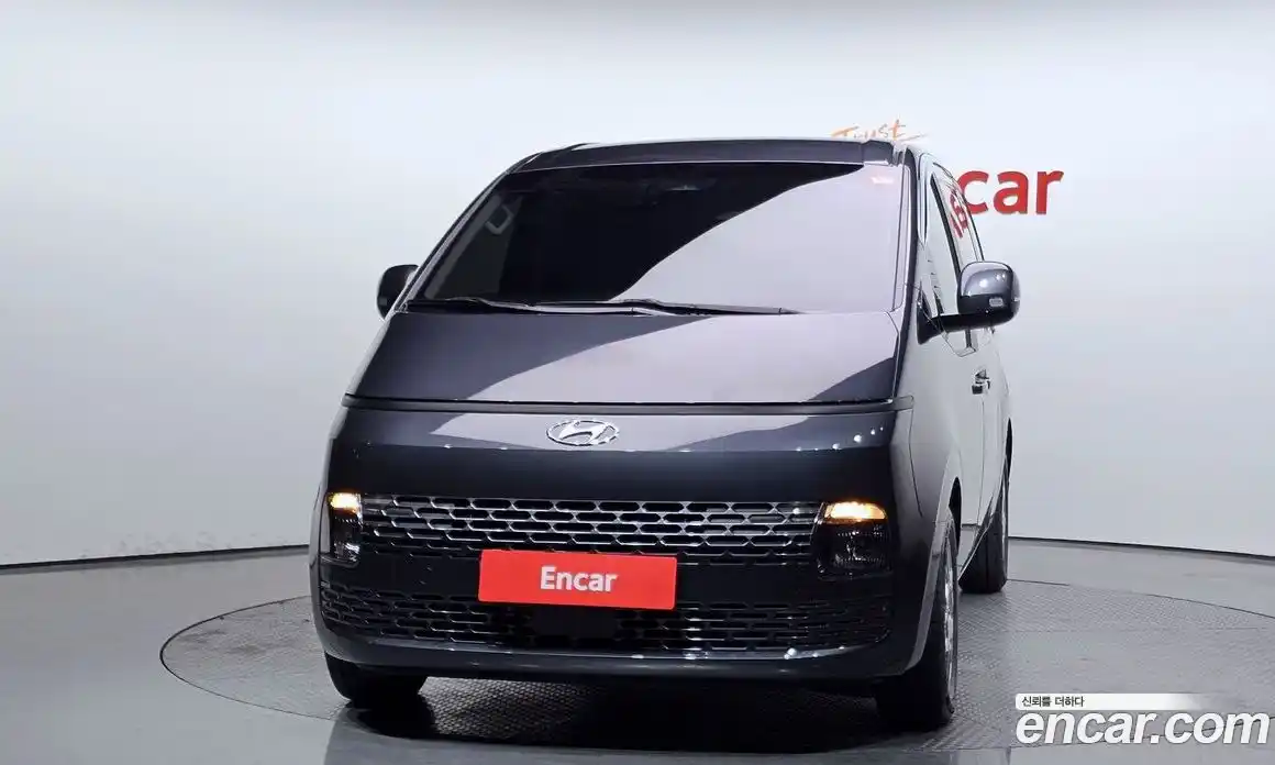 Hyundai Staria 2023 3.5 Автомат в Москве № 459205, фото 3