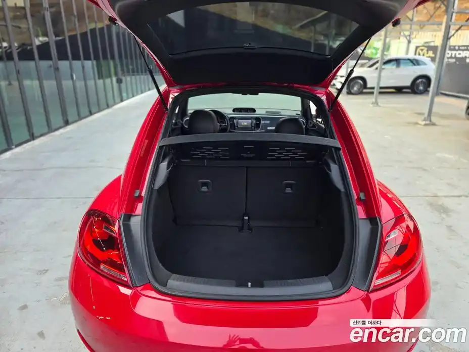 Volkswagen Beatle 2015 2.0 Автомат в Москве № 472526, фото 20