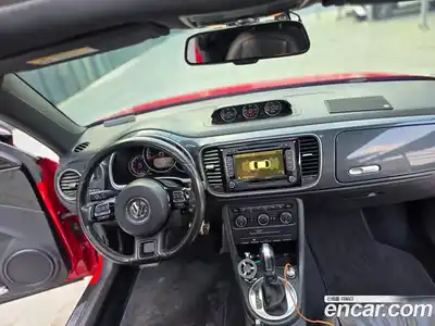 Volkswagen Beatle 2015 2.0 Автомат в Москве № 472526, миниатюра 7