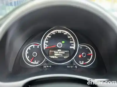 Volkswagen Beatle 2015 2.0 Автомат в Москве № 472526, миниатюра 8