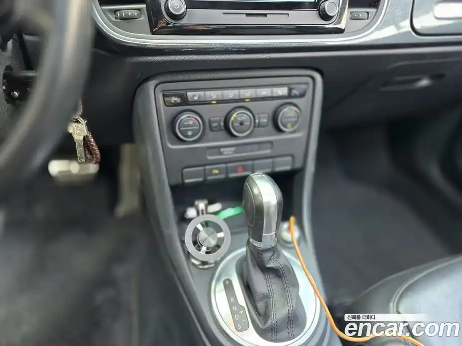 Volkswagen Beatle 2015 2.0 Автомат в Москве № 472526, фото 9