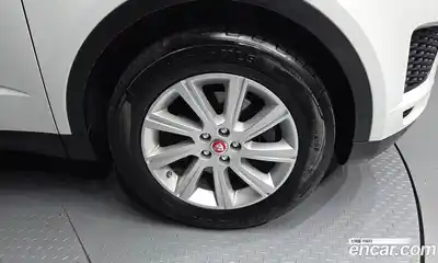 Jaguar E-Pace 2019 2.0 Автомат в Москве № 474235, миниатюра 5