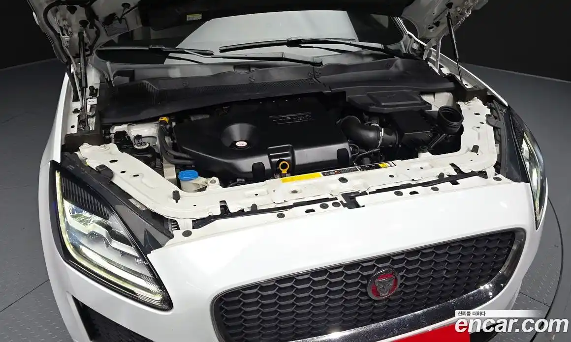 Jaguar E-Pace 2019 2.0 Автомат в Москве № 474235, фото 6