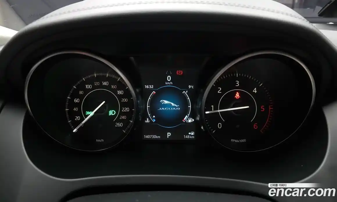 Jaguar E-Pace 2019 2.0 Автомат в Москве № 474235, фото 8