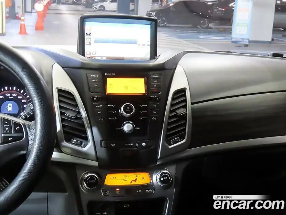 SsangYong Korando 2015 2.0 Автомат в Москве № 491461, фото 11