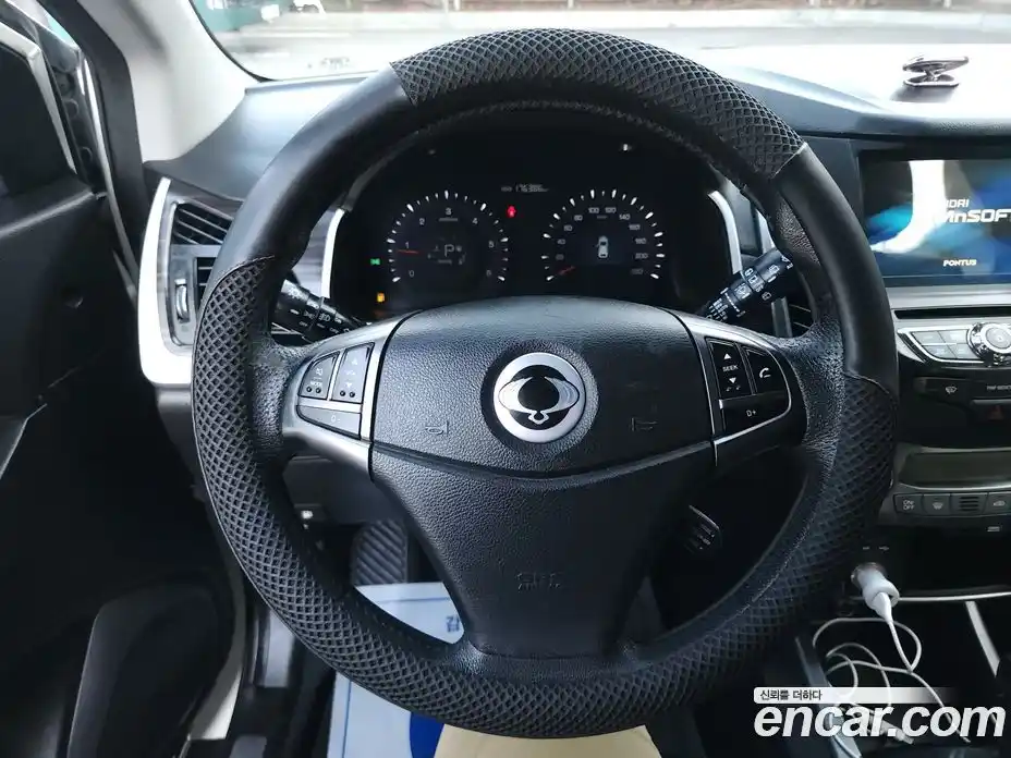 SsangYong Korando 2015 2.0 Автомат в Москве № 491598, фото 15
