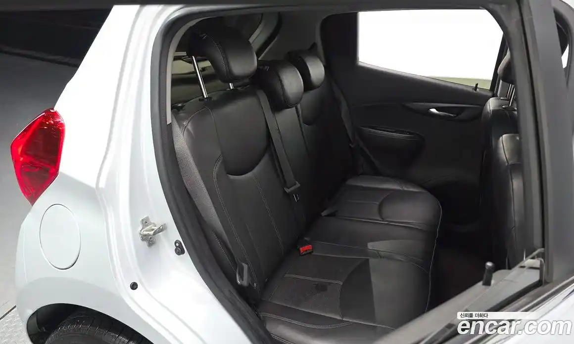 Chevrolet Spark 2016 1.0 Автомат в Москве № 492195, фото 11