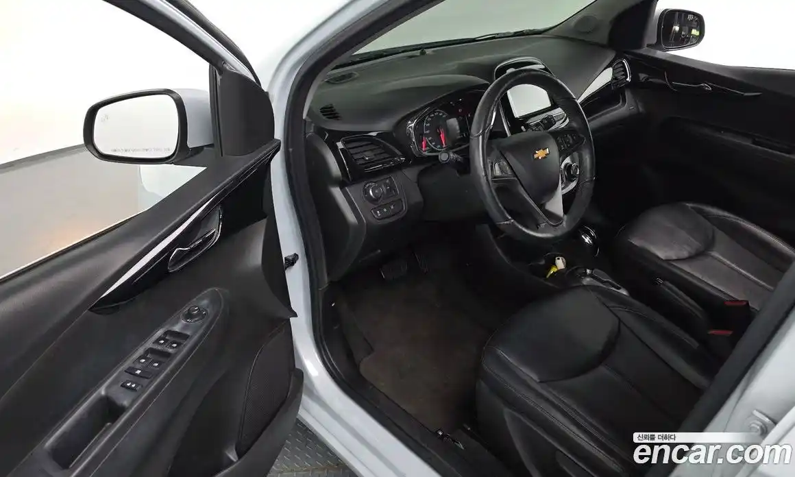 Chevrolet Spark 2016 1.0 Автомат в Москве № 492195, фото 10