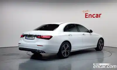 Mercedes-Benz E-Class 2021 2.0 Автомат в Москве № 494930, миниатюра 2