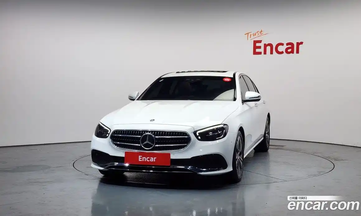 Mercedes-Benz E-Class 2021 2.0 Автомат в Москве № 494930, фото 3