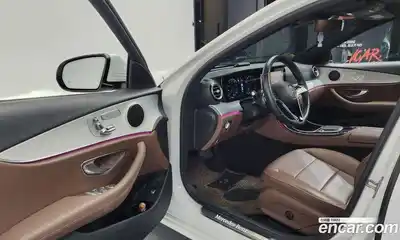 Mercedes-Benz E-Class 2021 2.0 Автомат в Москве № 494930, миниатюра 10