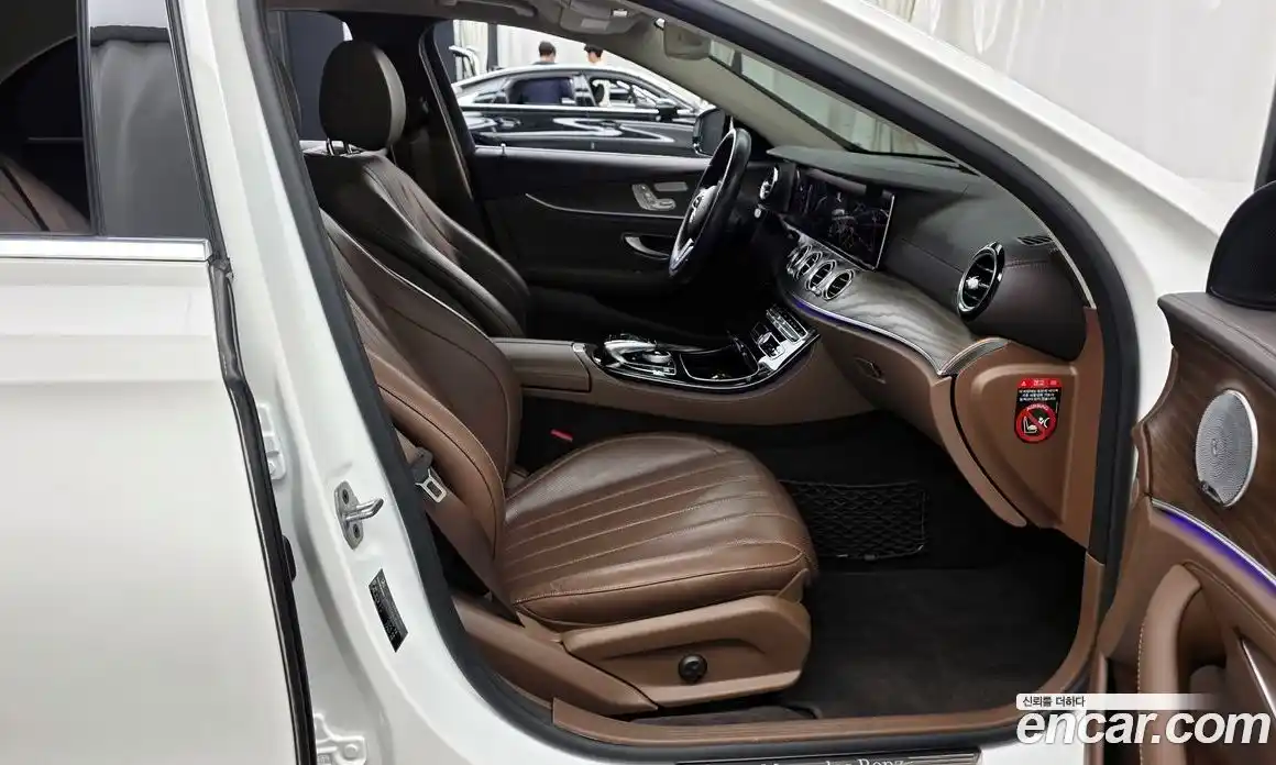 Mercedes-Benz E-Class 2019 2.0 Автомат в Москве № 495274, фото 11