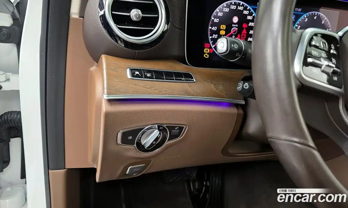 Mercedes-Benz E-Class 2019 2.0 Автомат в Москве № 495274, фото 16