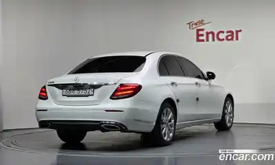 Mercedes-Benz E-Class 2019 2.0 Автомат в Москве № 495274, миниатюра 2