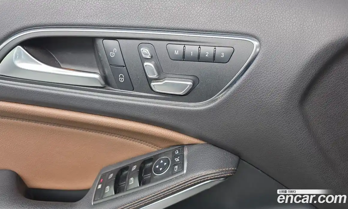 Mercedes-Benz GLA-Class 2018 2.0 Автомат в Москве № 495490, фото 13