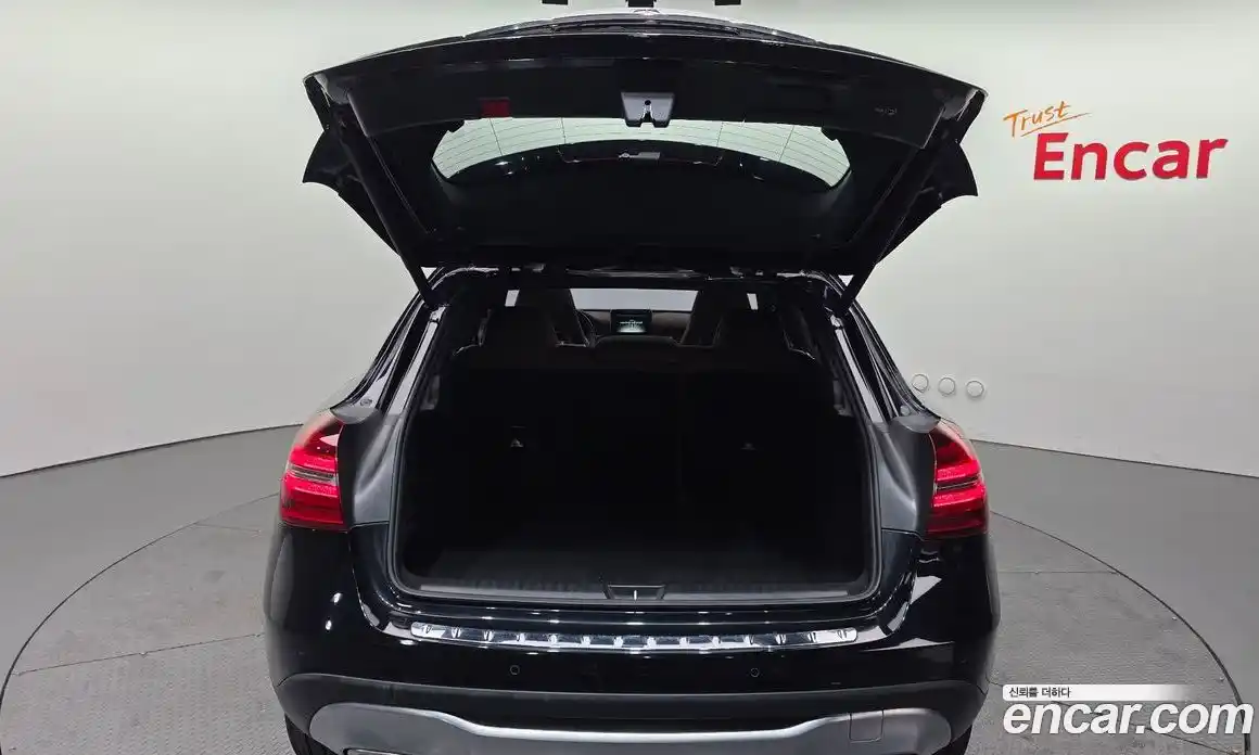 Mercedes-Benz GLA-Class 2018 2.0 Автомат в Москве № 495490, фото 20