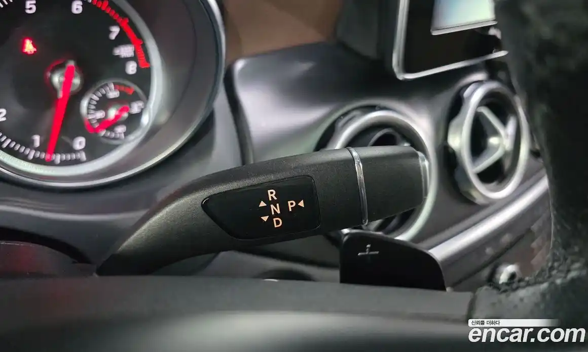 Mercedes-Benz GLA-Class 2018 2.0 Автомат в Москве № 495490, фото 9