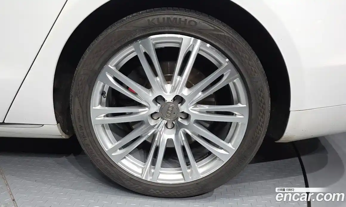 Audi A8 2012 4.2 Автомат в Москве № 496943, фото 5