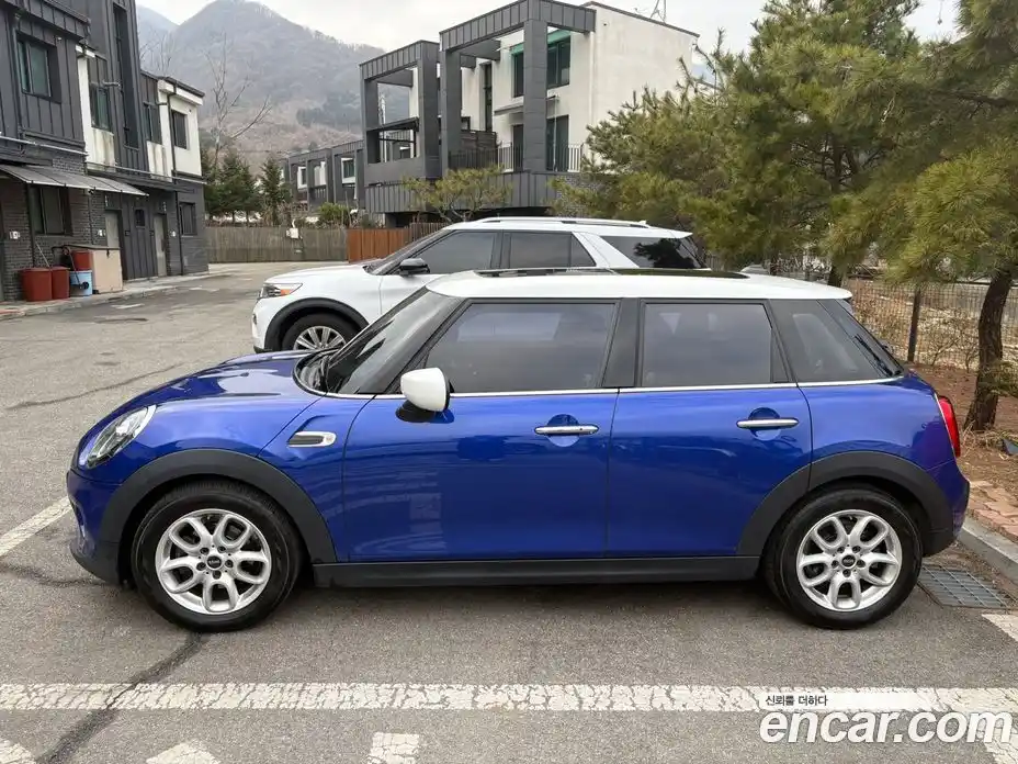 Mini Cooper 2021 1.5 Автомат в Москве № 499410, фото 14