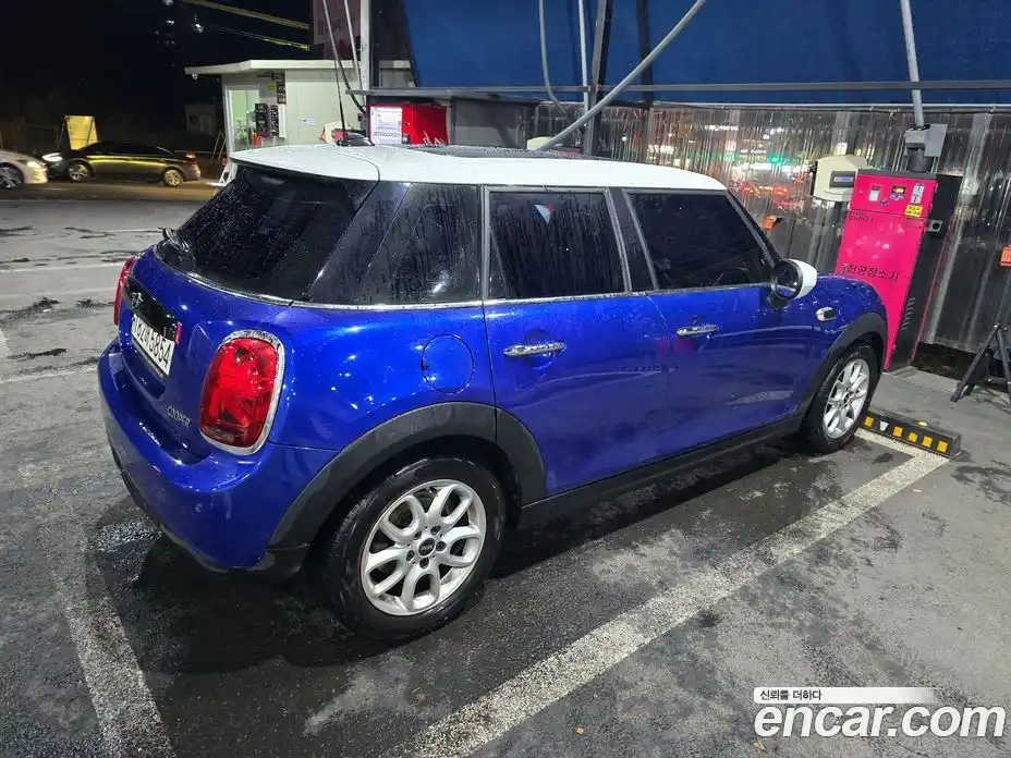 Mini Cooper 2021 1.5 Автомат в Москве № 499410, фото 16