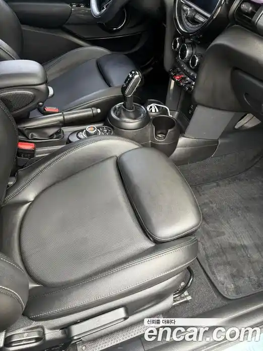 Mini Cooper 2021 1.5 Автомат в Москве № 499410, фото 7