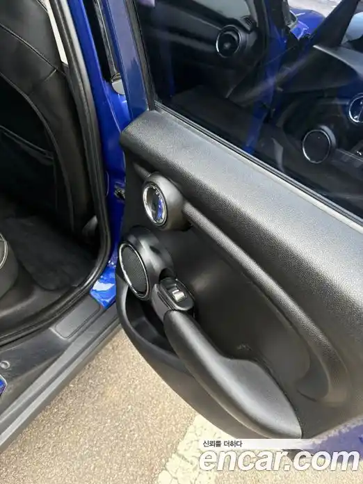 Mini Cooper 2021 1.5 Автомат в Москве № 499410, фото 8