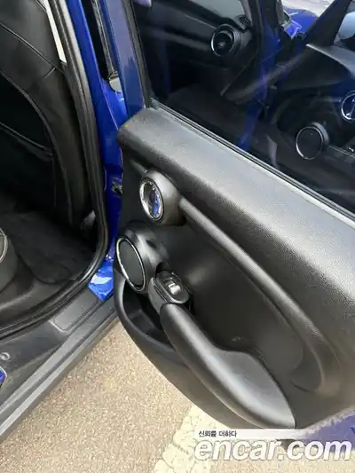 Mini Cooper 2021 1.5 Автомат в Москве № 499410, миниатюра 8