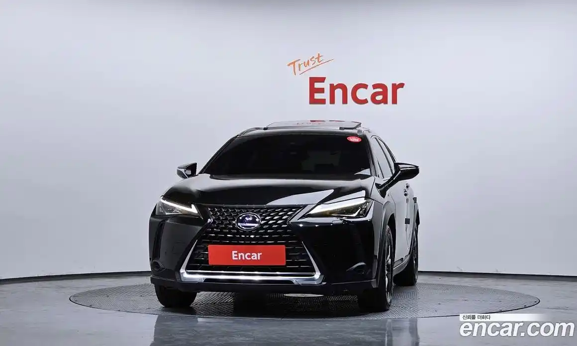 Lexus UX 2019 2.0 Автомат в Москве № 499645, фото 3