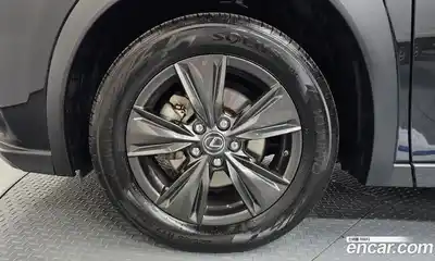 Lexus UX 2019 2.0 Автомат в Москве № 499645, миниатюра 5