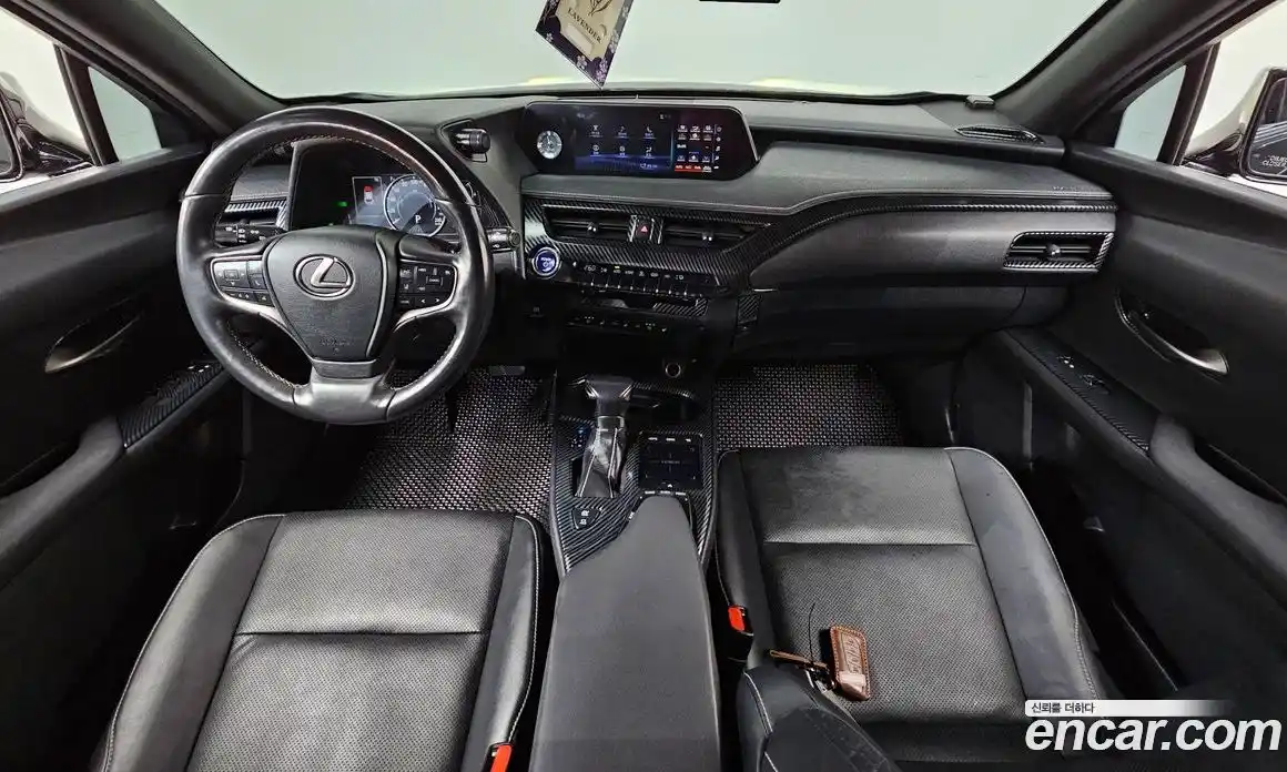 Lexus UX 2019 2.0 Автомат в Москве № 499645, фото 7