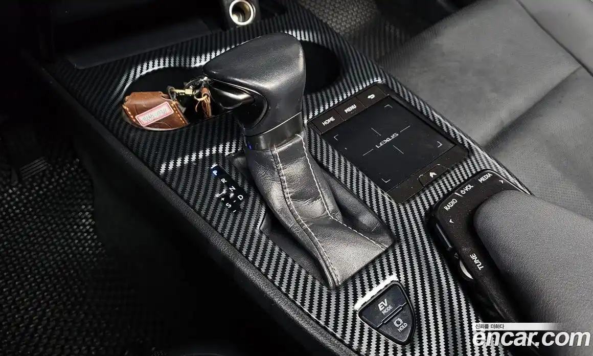 Lexus UX 2019 2.0 Автомат в Москве № 499645, фото 9