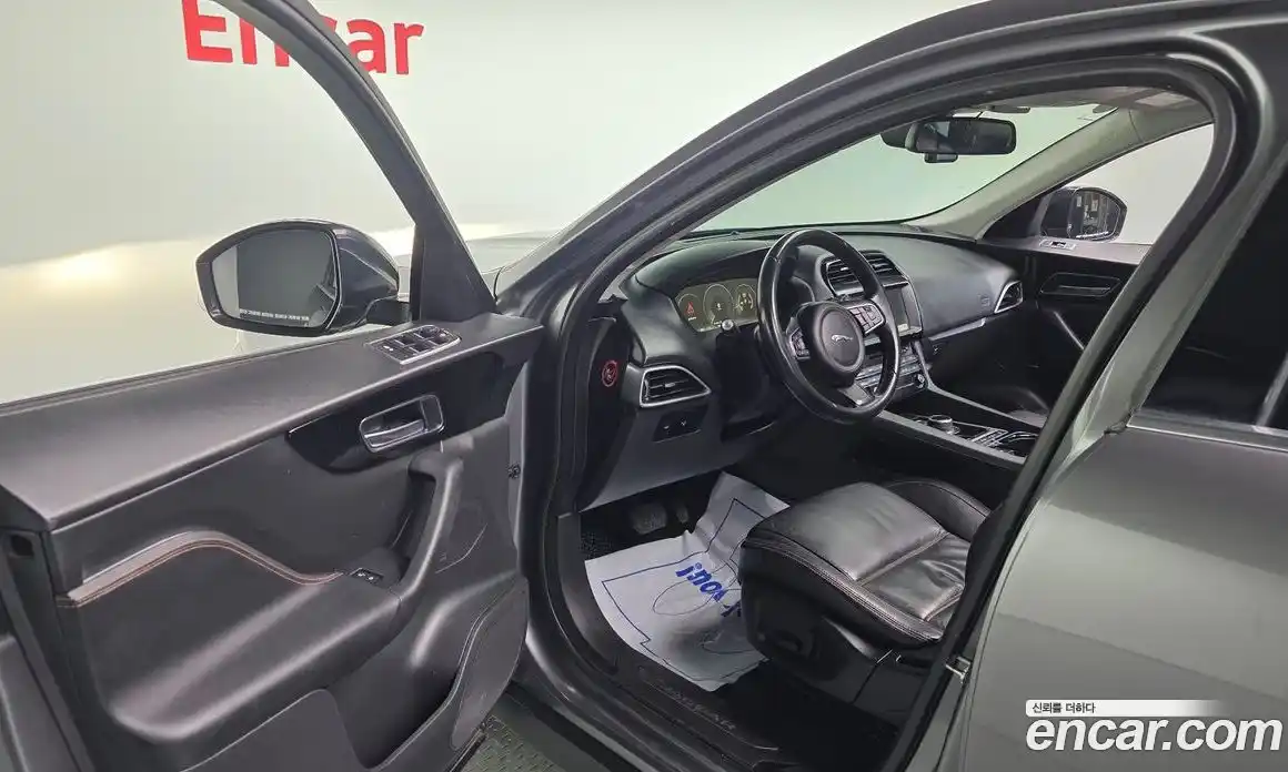 Jaguar F-Pace 2017 2.0 Автомат в Москве № 500304, фото 11