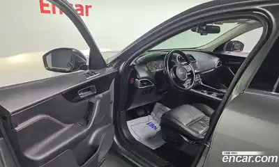 Jaguar F-Pace 2017 2.0 Автомат в Москве № 500304, миниатюра 11