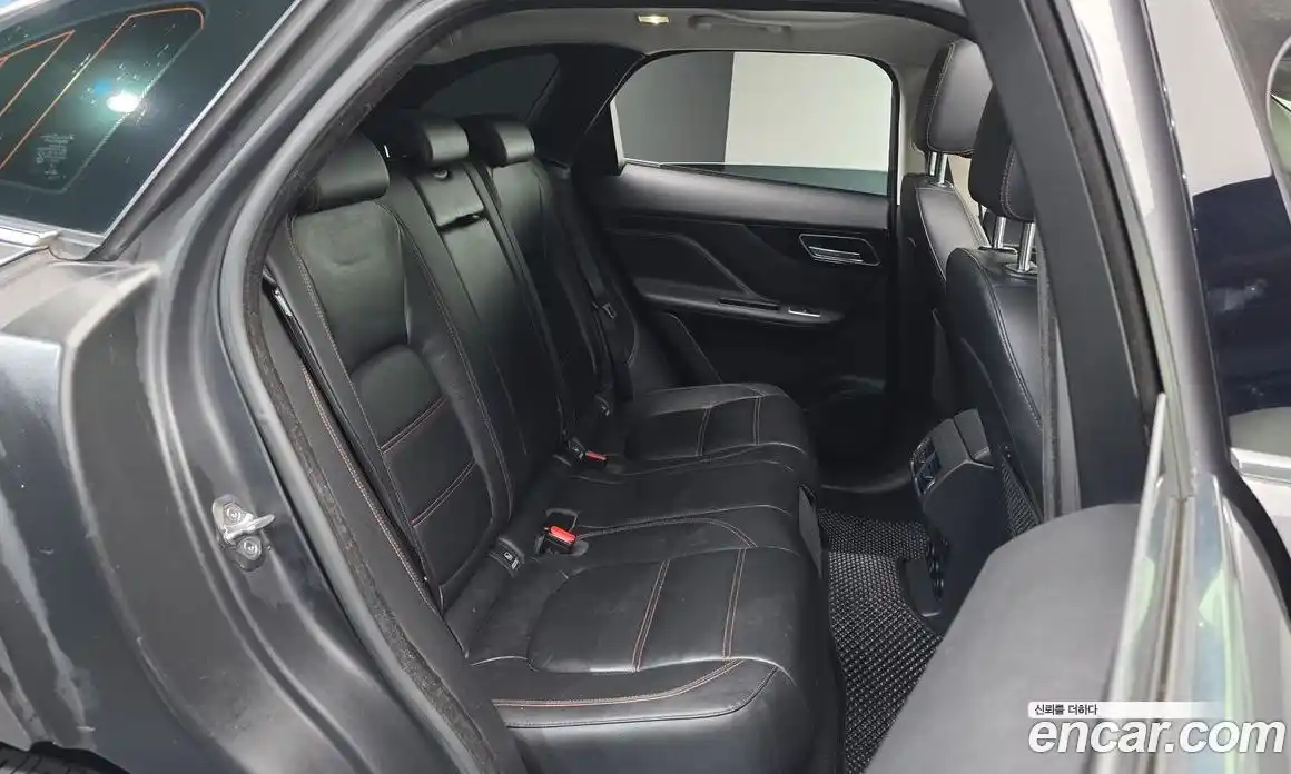 Jaguar F-Pace 2017 2.0 Автомат в Москве № 500304, фото 12