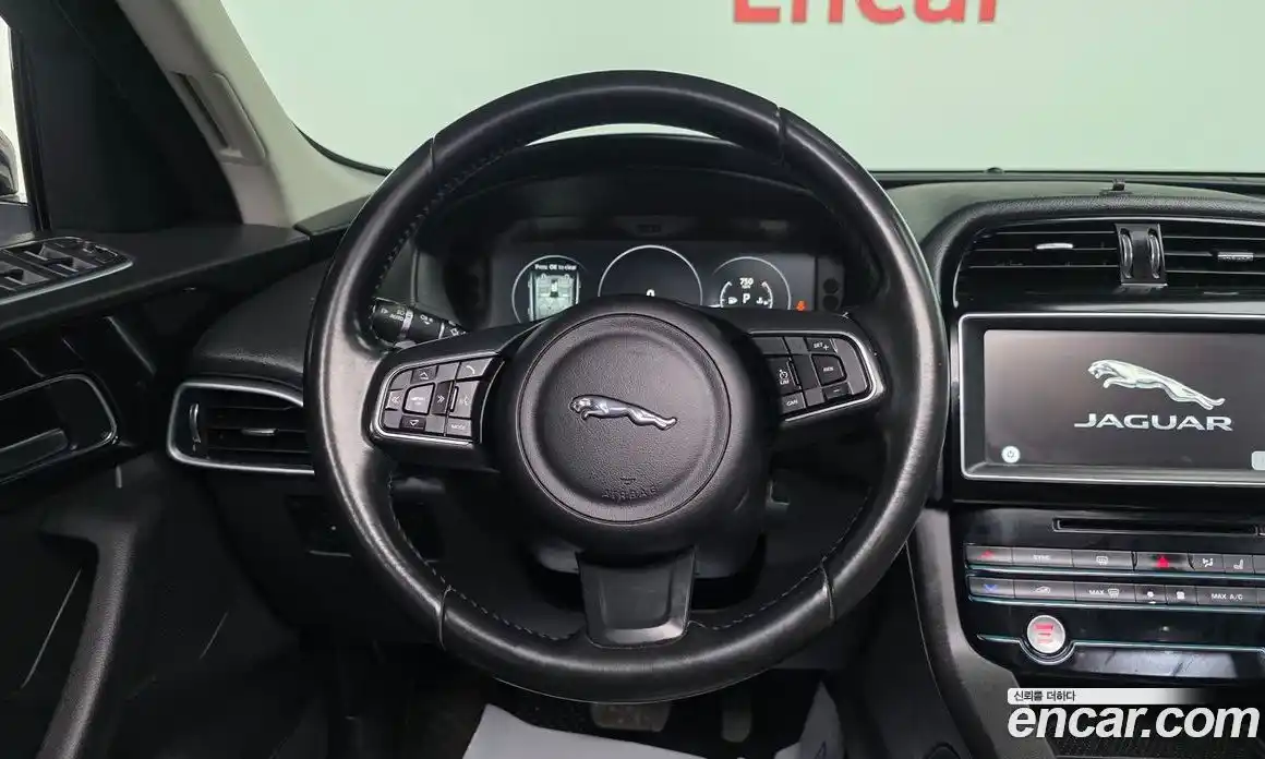 Jaguar F-Pace 2017 2.0 Автомат в Москве № 500304, фото 13