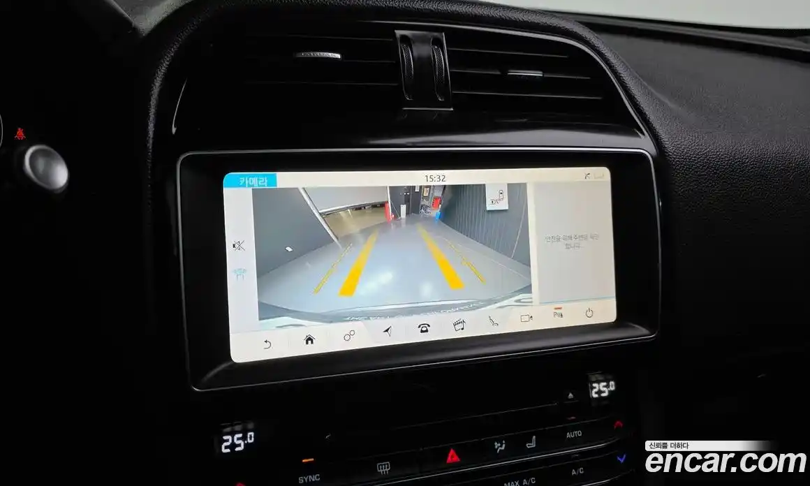 Jaguar F-Pace 2017 2.0 Автомат в Москве № 500304, фото 15