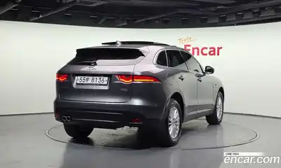 Jaguar F-Pace 2017 2.0 Автомат в Москве № 500304, миниатюра 2
