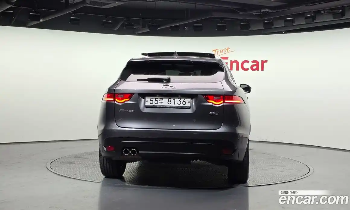 Jaguar F-Pace 2017 2.0 Автомат в Москве № 500304, фото 4