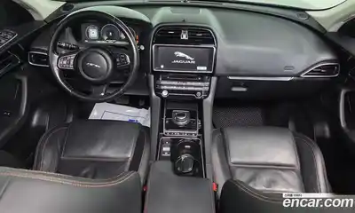 Jaguar F-Pace 2017 2.0 Автомат в Москве № 500304, миниатюра 7