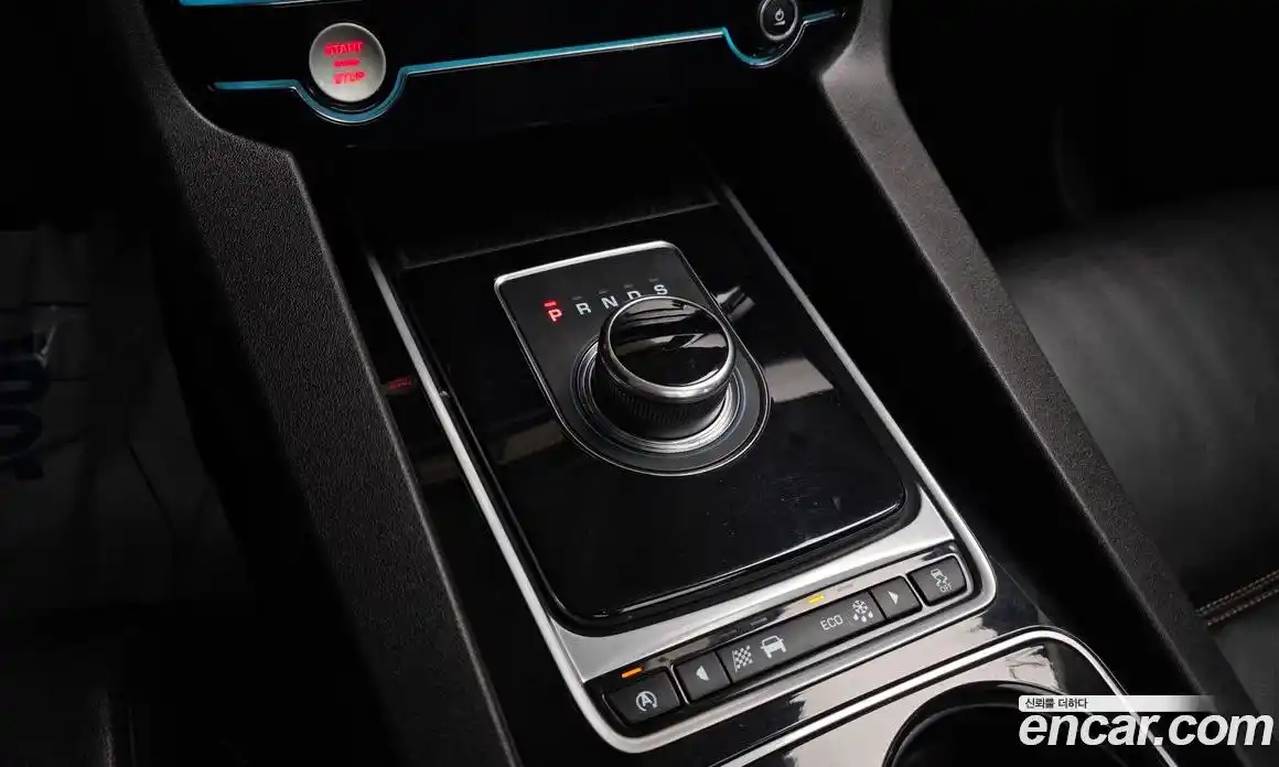 Jaguar F-Pace 2017 2.0 Автомат в Москве № 500304, фото 9