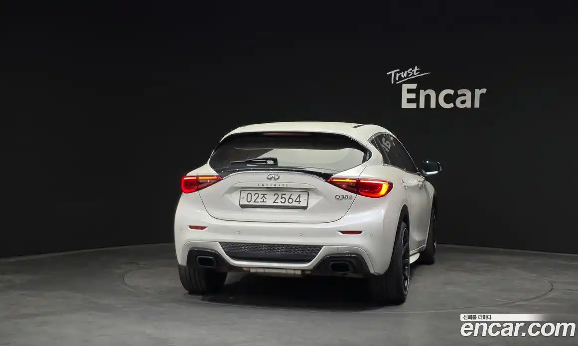 Infiniti Q30 2017 2.0 Автомат в Москве № 500374, фото 4