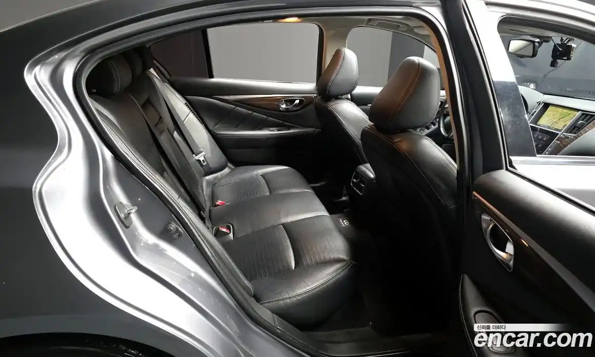 Infiniti Q50 2015 3.5 Автомат в Москве № 500408, фото 12