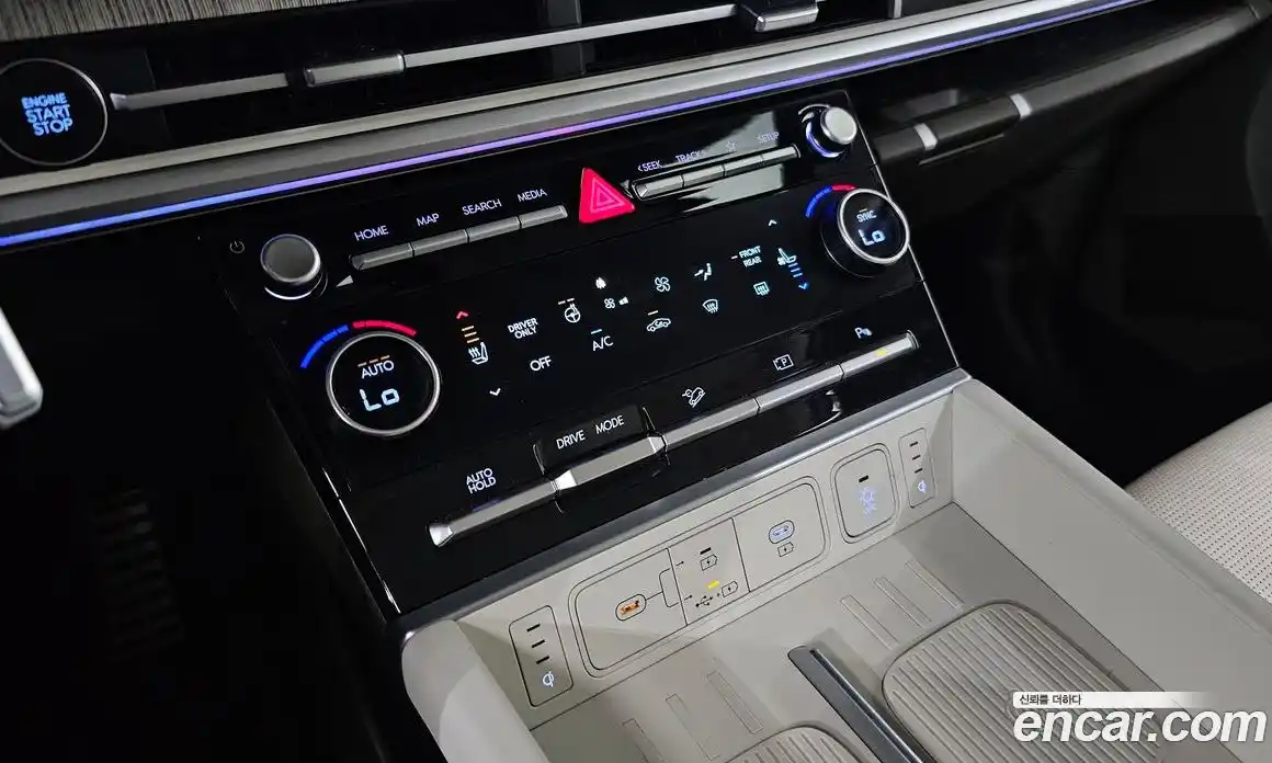 Hyundai Santa Fe 2024 1.6 Автомат в Москве № 518561, фото 17