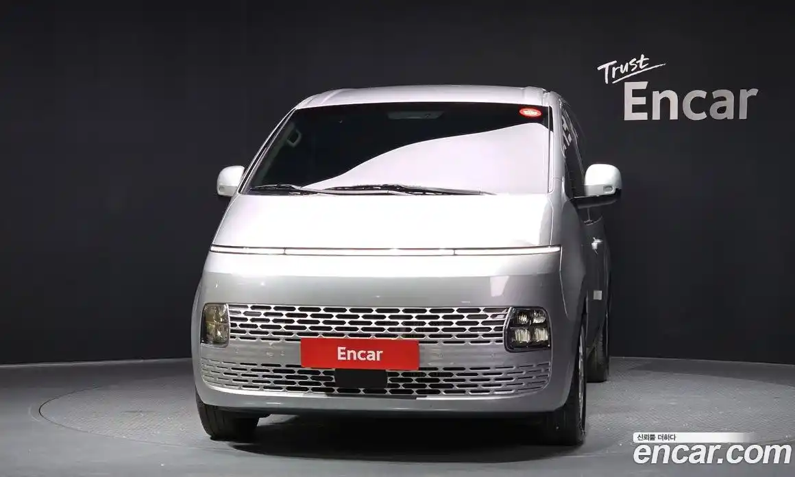 Hyundai Staria 2025 1.6 Автомат в Москве № 518773, фото 3