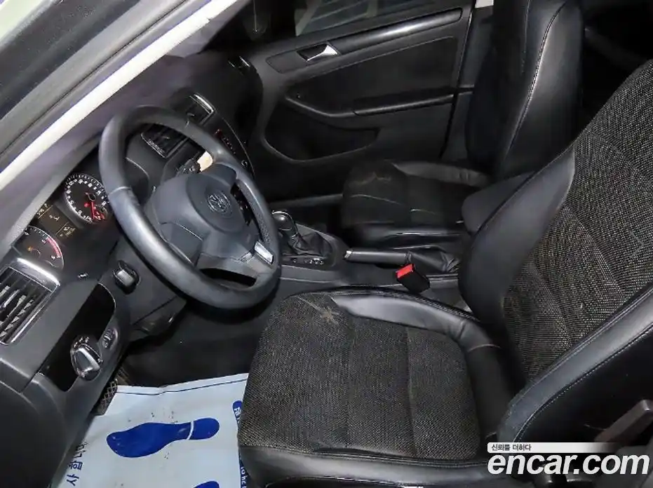Volkswagen Jetta 2013 1.6 Автомат в Москве № 521857, фото 6