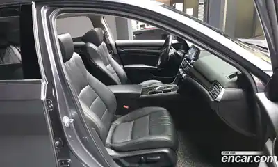 Honda Accord 2022 2.0 Автомат в Москве № 521899, миниатюра 11