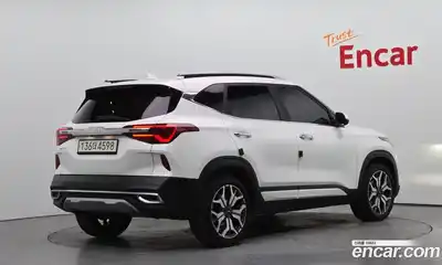 Kia Seltos 2022 1.6 Автомат в Москве № 522685, миниатюра 2